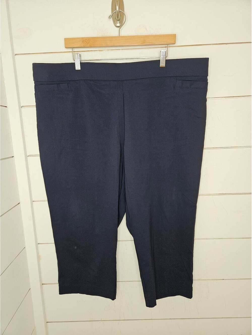 Sag Harbor Stretch size 22W navy blue pull on capri pants